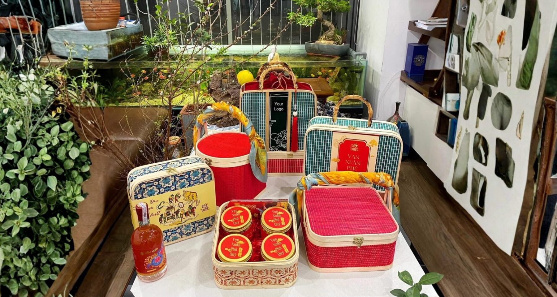 Hộp quà Tết bằng gỗ thân thiện với môi trường và thiết kế theo từng tông màu